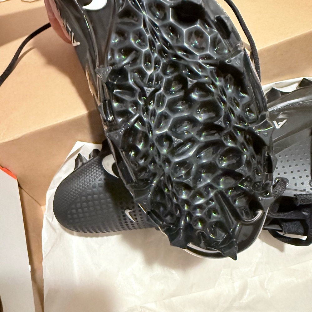 Nike Alpha Black and Silver Athletic Shoes - Picture 5 of 8